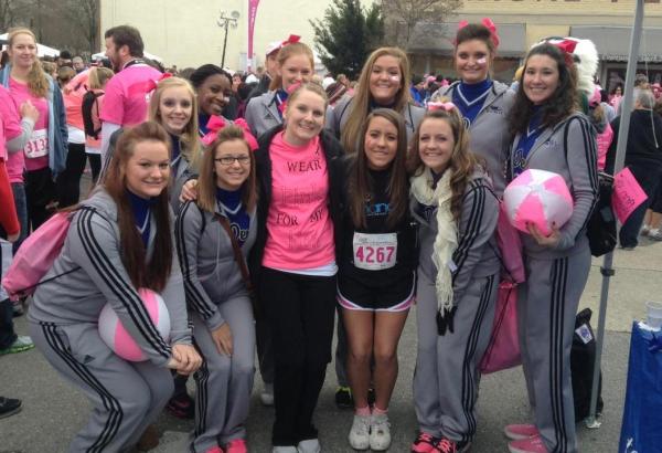 Cheerleaders Participate in Wilmington's First Koman Race for the Cure