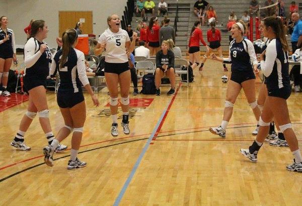 Women's Volleyball Picks Up Second Win of the Weekend