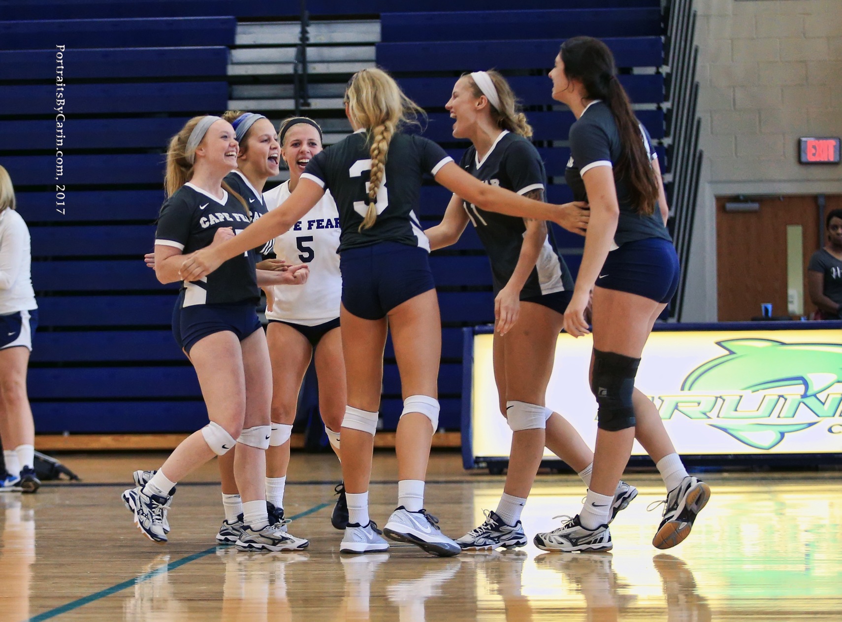 Volleyball Ends Season with 19-6 Record