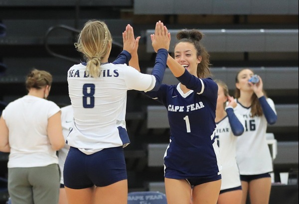 Sea Devils Volleyball Sweeps Hurricanes