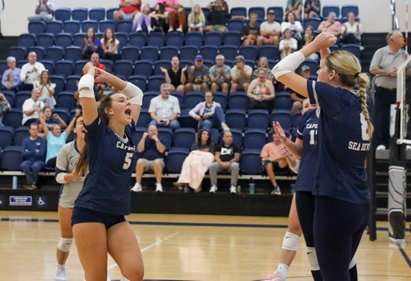 Volleyball Sweeps Conference Opponents